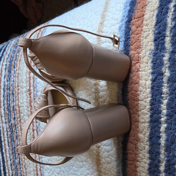 Poppy Barley Heels - Picture 7 of 8